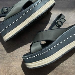 Zara platform sandals in forest green